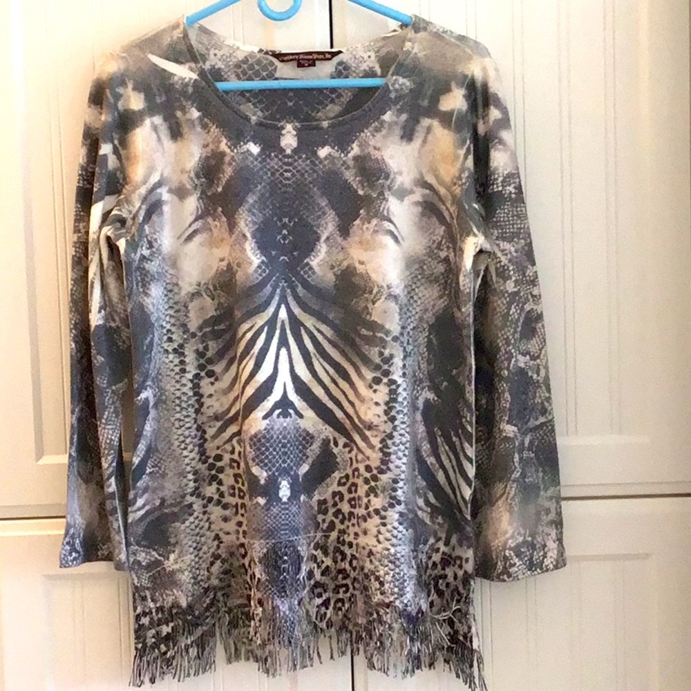 Supersoft grey & cream fringed tunic. 26” long, 19” across chest.